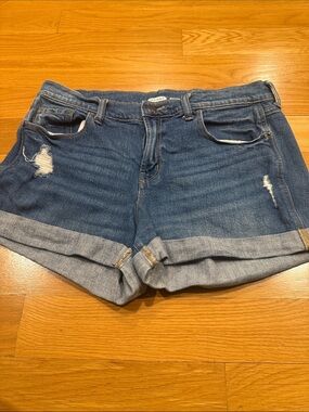 Old navy Boyfriend Jean shorts size 10.